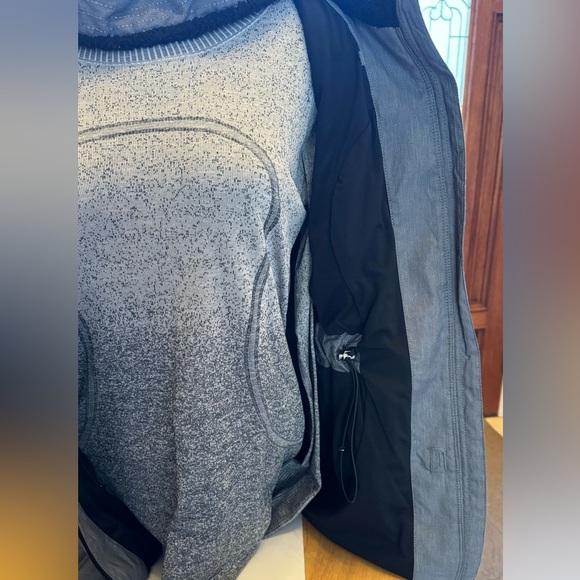 Lululemon fall jacket with Sherpa trim hood - Picture 5 of 7